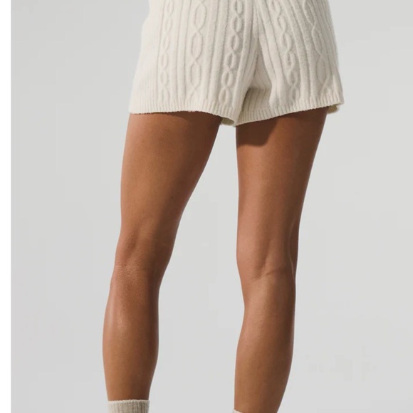 ALO Yoga Women's White Cable Knit Winter Bliss Shorts - Picture 2 of 7